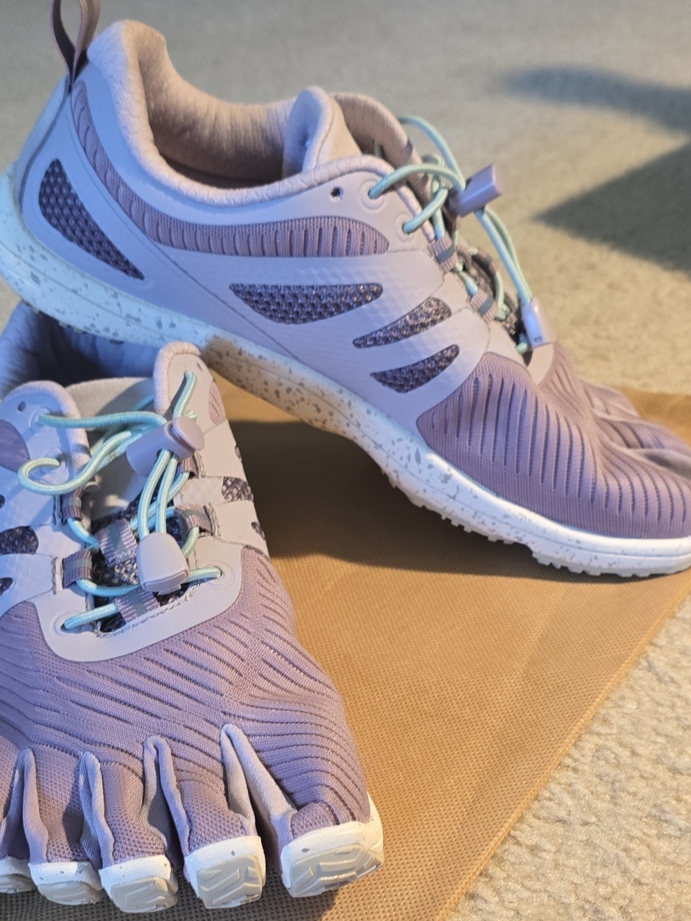 Women’s Lavender Toe-Separator Athletic Sneakers with Easy-Pull Laces